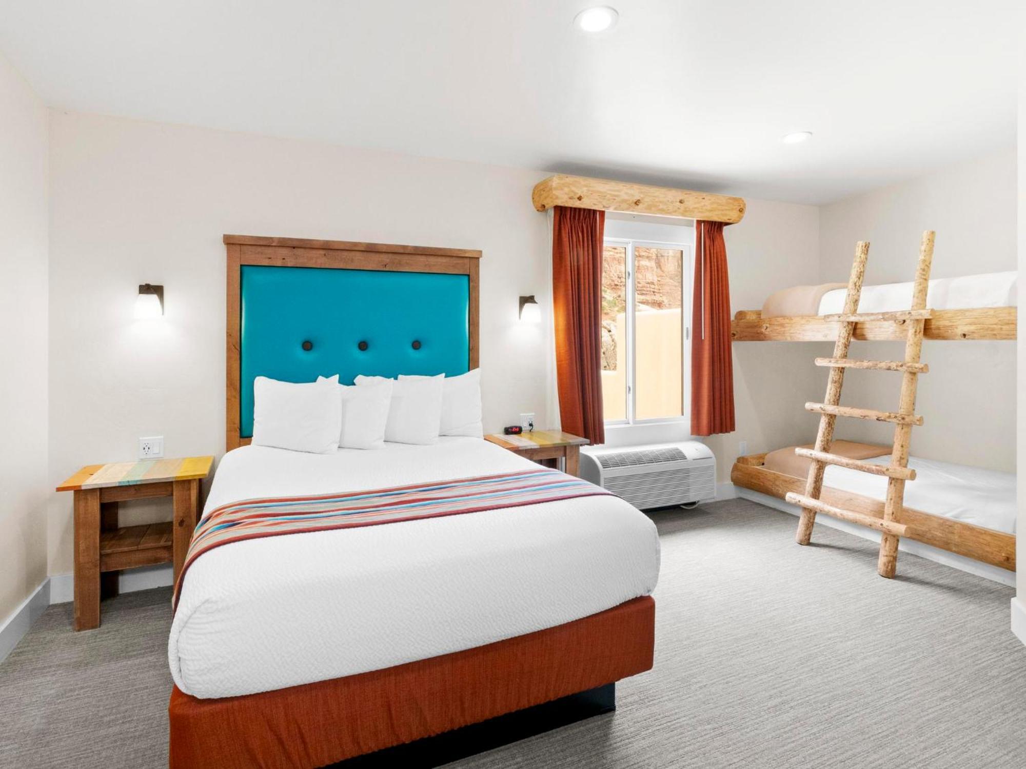 Dwellings Hotel Bluff