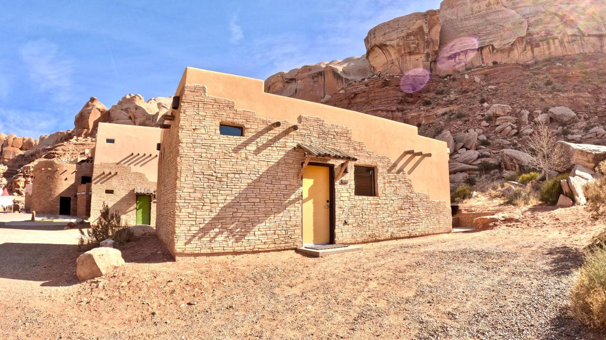 Dwellings Hotel 3*