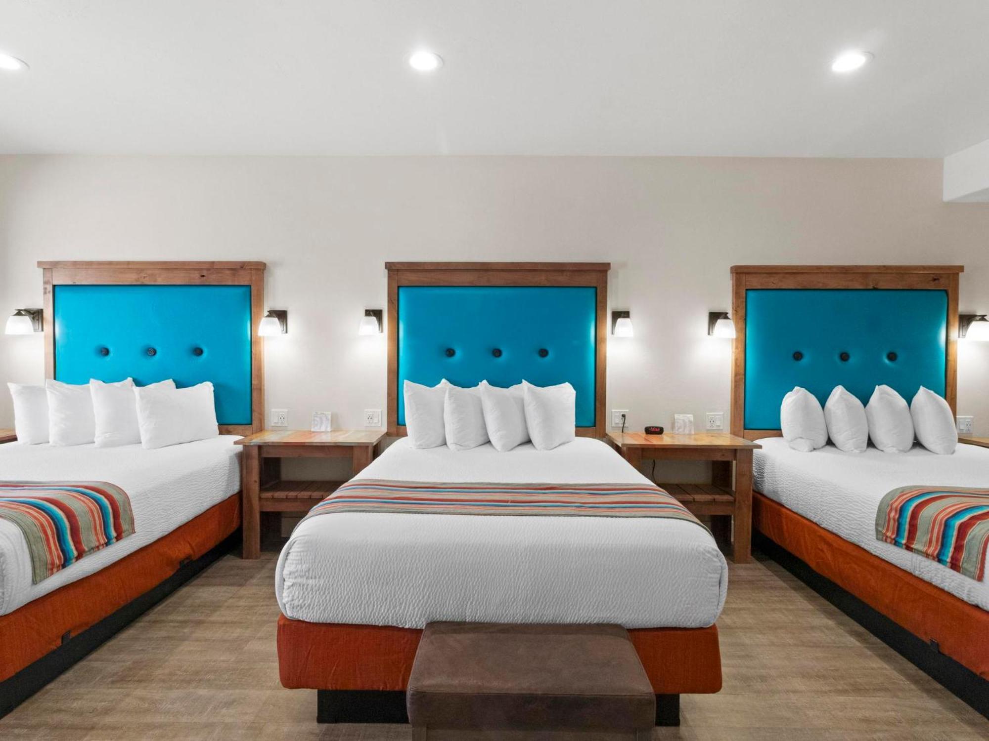 Dwellings Hotel 3*