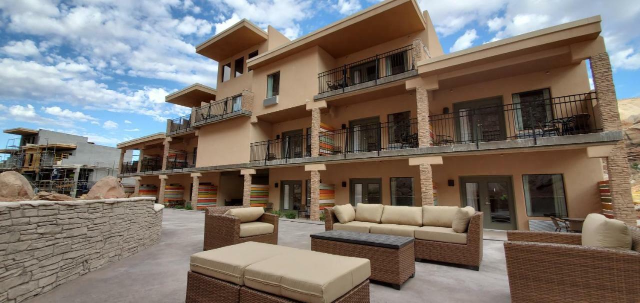 Dwellings Hotel 3*