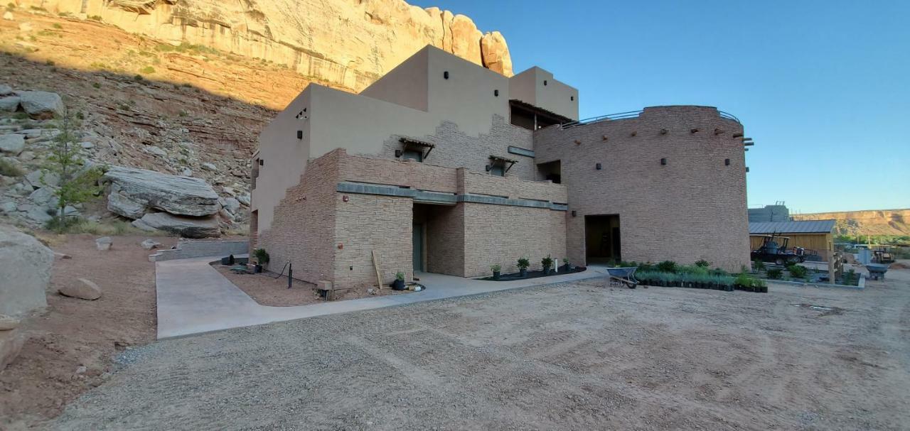 Dwellings Hotel